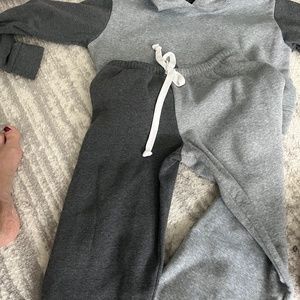 KATIE J NYC KIDS  HOODED SWEATSHIRT( SHORT XL) AND PANTS(L) OUTFIT